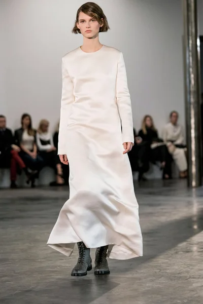 Look 30
